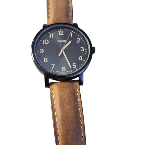 Timex Indiglo Mens Watch Black Dial and Trim New Battery Timex leather band - Picture 2 of 11